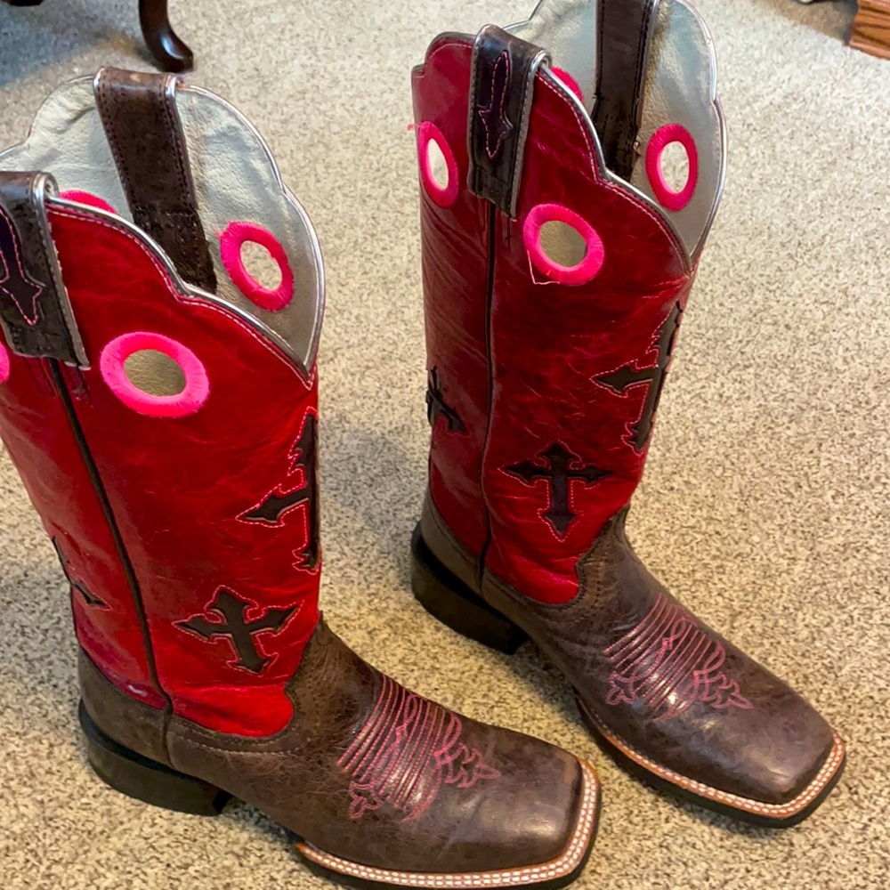 ARIAT boots